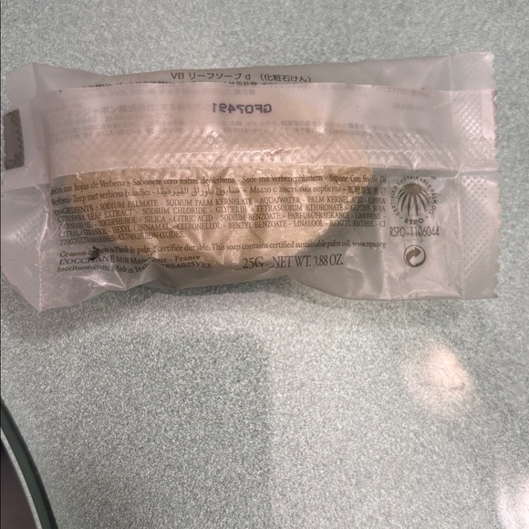 L'Occitane Travel Set - Picture 7 of 7